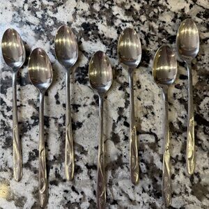 Vintage Americana Star by Oneida 7 piece stainless iced tea spoons